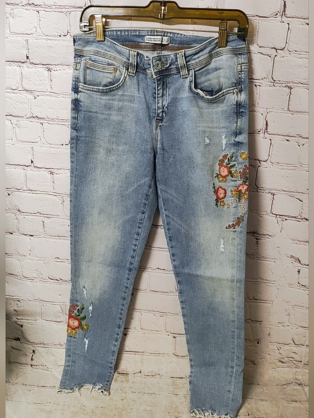 Zara Basic Women's  Embroidered Floral Skinny Jeans Size 6 Raw Hem
